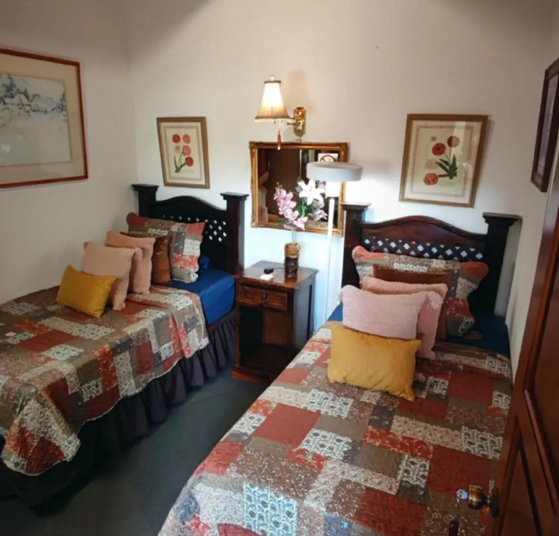 ***  Hotel Rholyn Pura Vida !! Antigua Guatemala