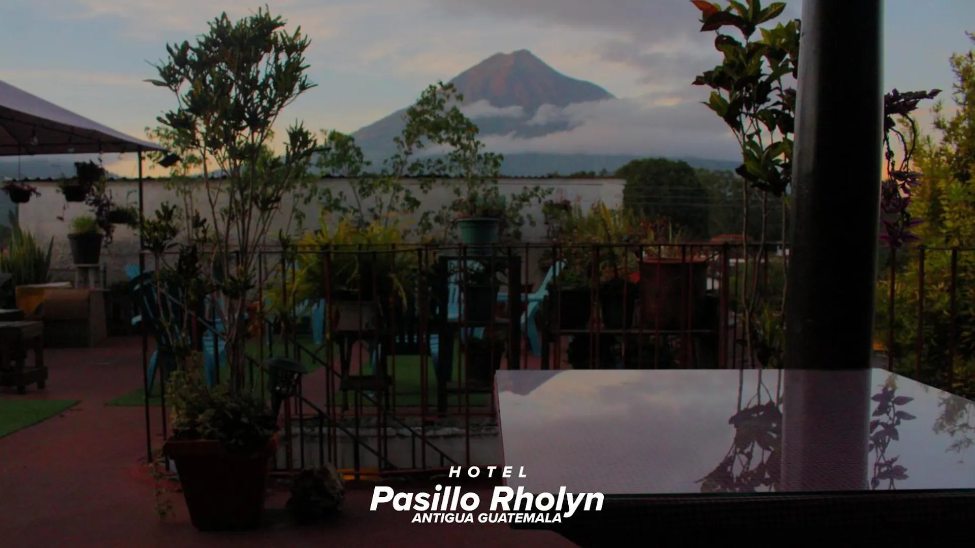 Hotel Rholyn Pura Vida !! Antigua Guatemala